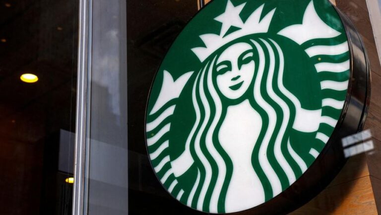 Starbucks Tutup 100 Gerai dan PHK 900 Karyawan